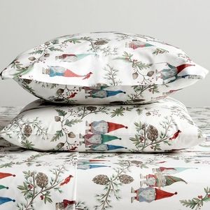 NWT Pottery Barn Forest Gnome Organic Percale Pillowcases - Set of 2 - Standard
